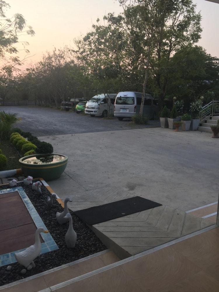 Grand Lopburi Hotel Exterior photo